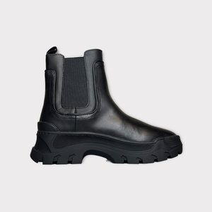 GREATS Brooklyn Black Chelsea Boots